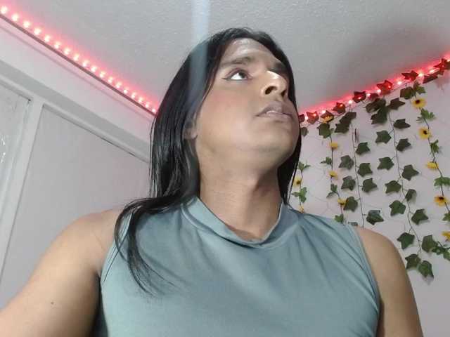 Live sex webcam photo for Emilyadamss #291373799