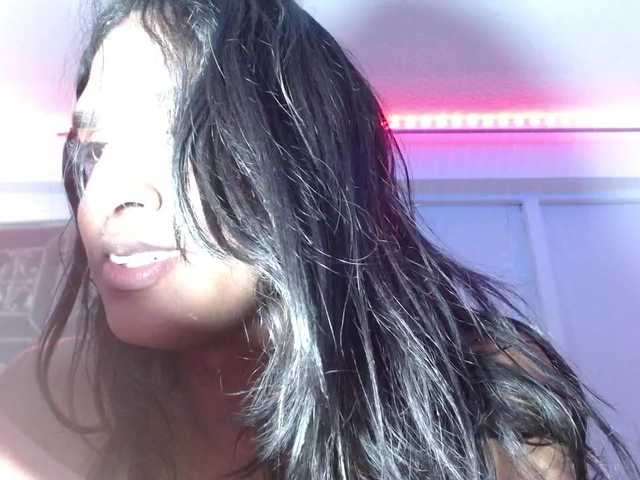 Live sex webcam photo for Emilyadamss #291435388