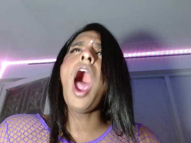 Live sex webcam photo for Emilyadamss #291469477