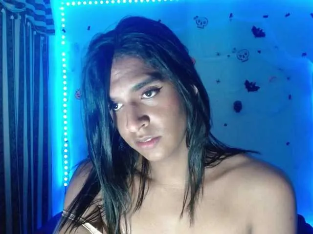 Live sex webcam photo for Emilyadamss #292063721