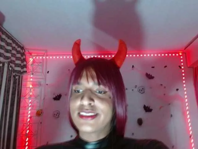 Live sex webcam photo for Emilyadamss #292091715