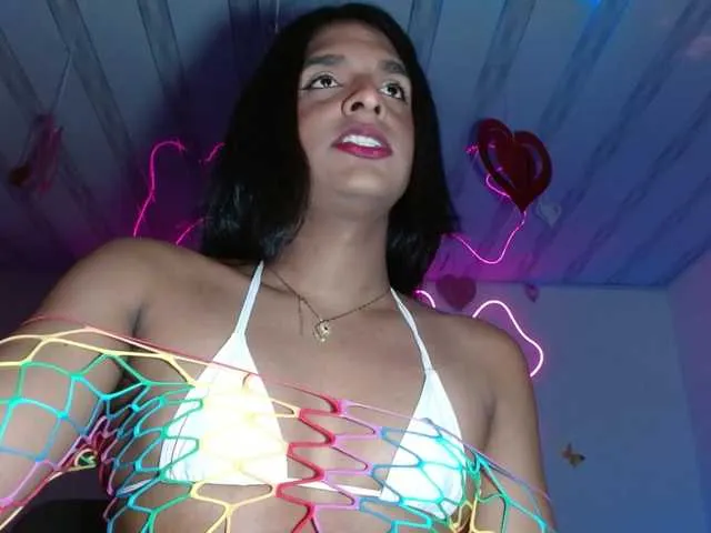 Live sex webcam photo for Emilyadamss #293056734