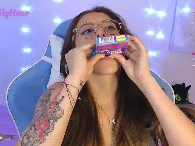 Live sex webcam photo for Emilyheav #277144896