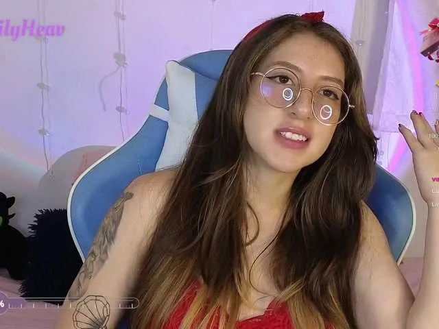 Live sex webcam photo for Emilyheav #277261213