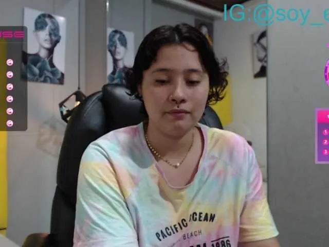 Live sex webcam photo for Emilyhots #272480993