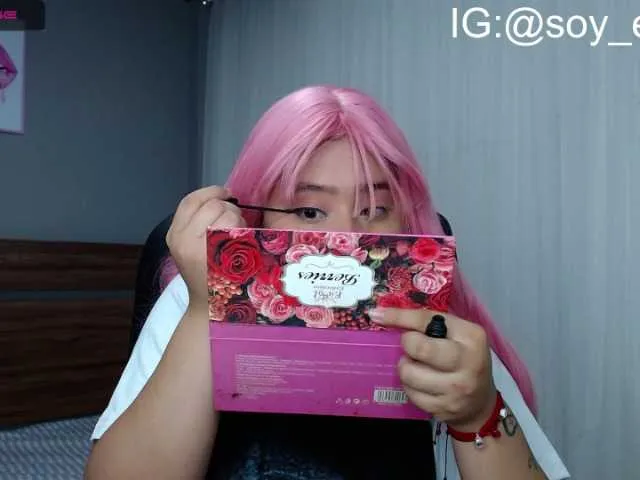 Live sex webcam photo for Emilyhots #272526177