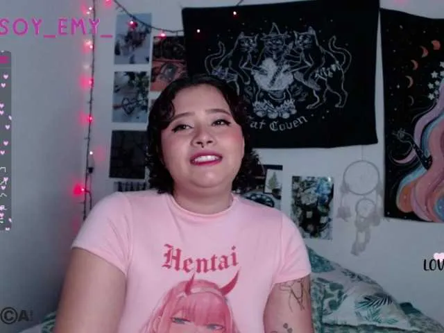 Live sex webcam photo for Emilyhots #272947752