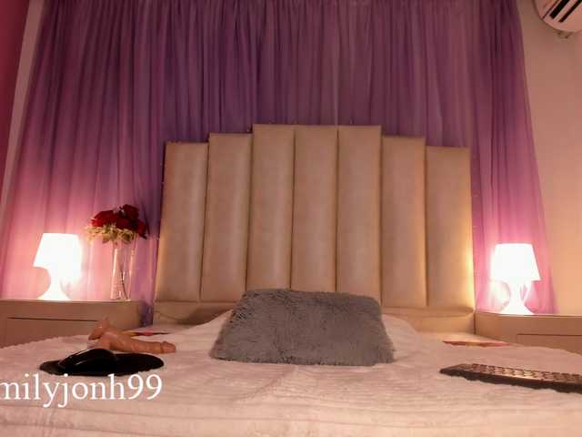 Live sex webcam photo for Emilyjonh #280896360