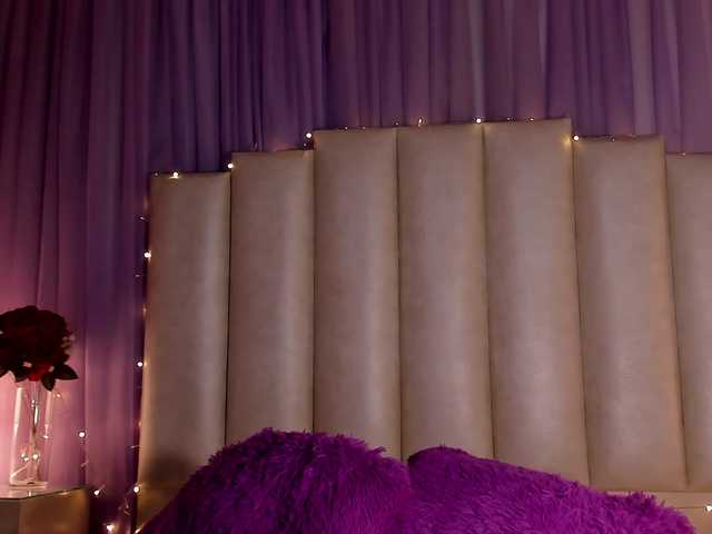 Live sex webcam photo for Emilyjonh #287894242