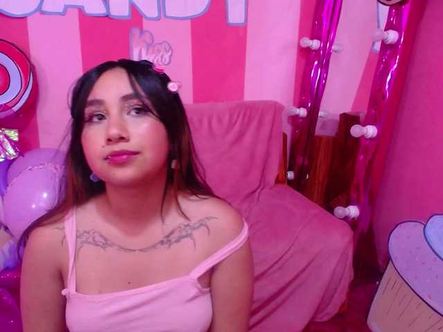 Live sex webcam photo for Emilysweet-rd #276677756