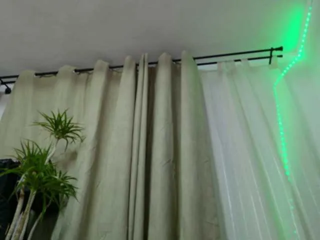 Live sex webcam photo for EmilyxJames #290645326