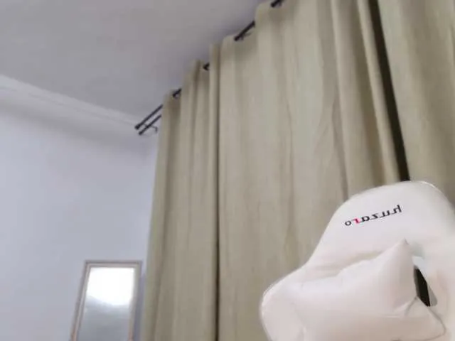 Live sex webcam photo for EmilyxJames #291311091