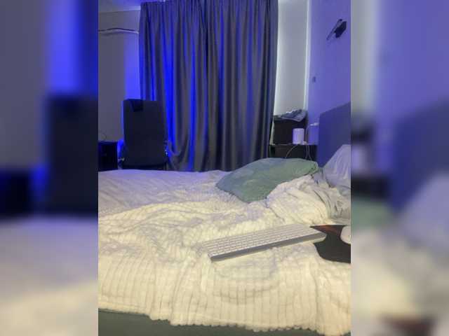 Live sex webcam photo for EmmSee #275590202