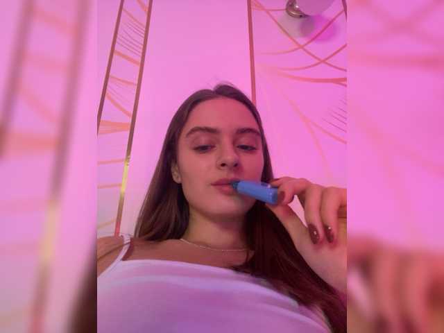 Live sex webcam photo for EmmSee #276662011