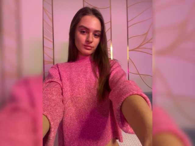 Live sex webcam photo for EmmSee #276685531