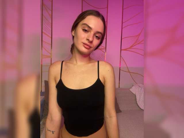 Live sex webcam photo for EmmSee #276764072