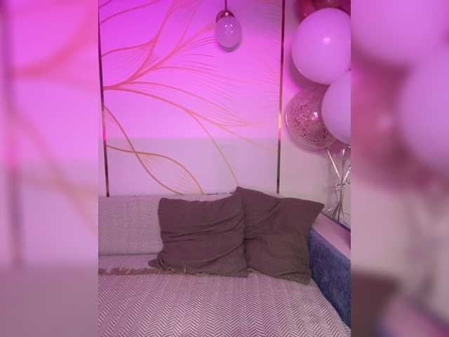 Live sex webcam photo for EmmSee #276855380