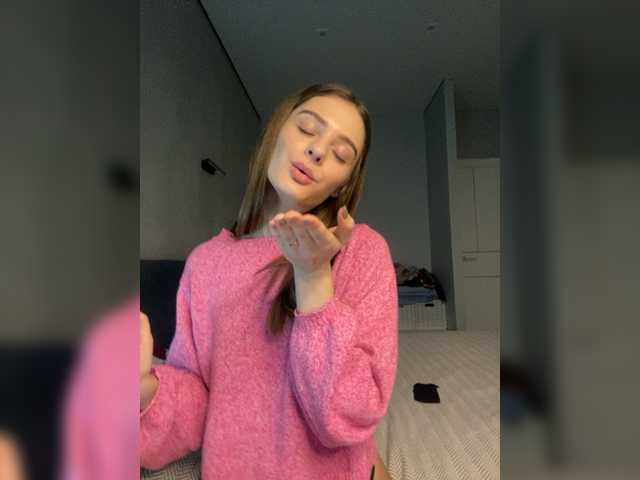 Live sex webcam photo for EmmSee #276973298