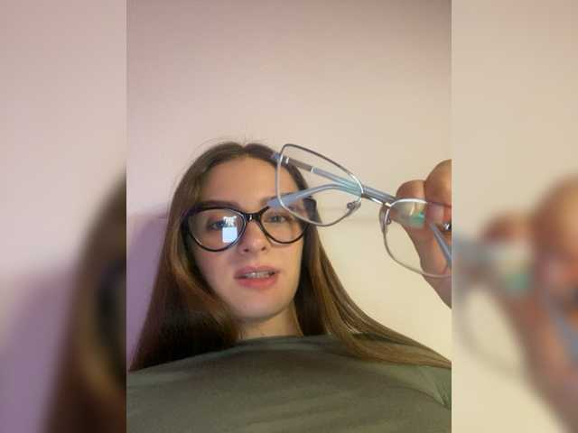 Live sex webcam photo for EmmSee #277066408