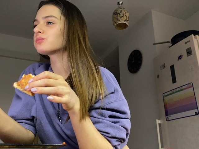 Live sex webcam photo for EmmSee #277409849