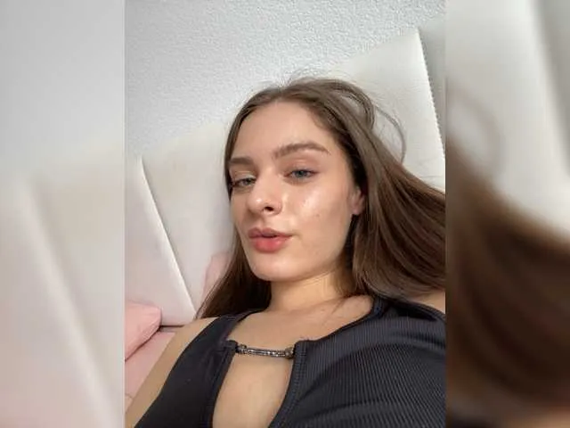 Live sex webcam photo for EmmSee #277690516