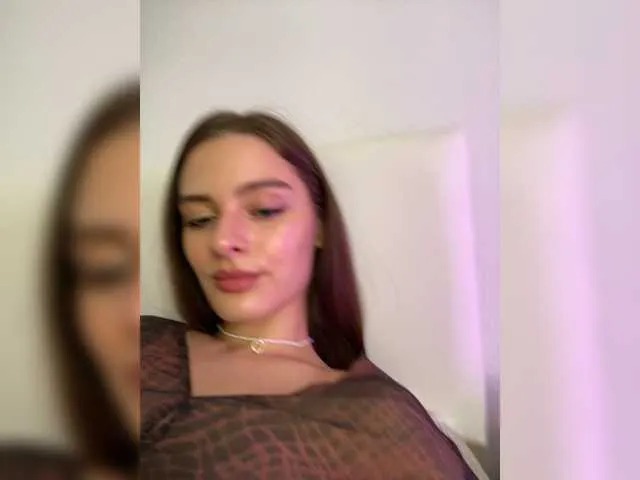 Live sex webcam photo for EmmSee #278160365