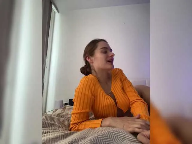 Live sex webcam photo for EmmSee #286363135