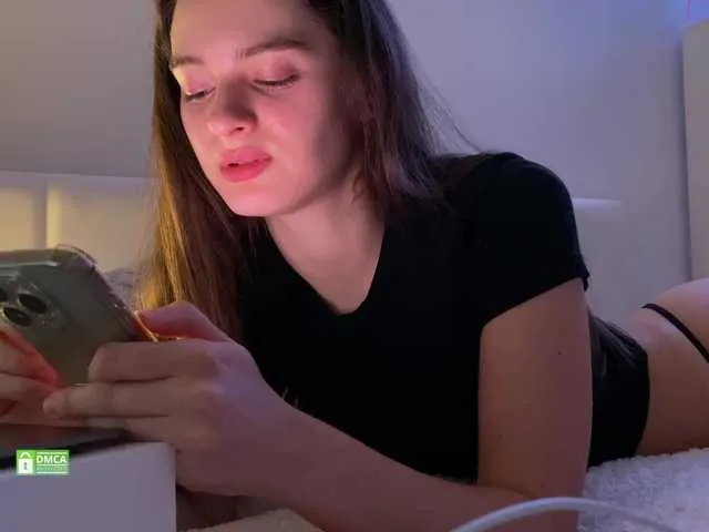 Live sex webcam photo for EmmSee #290692423