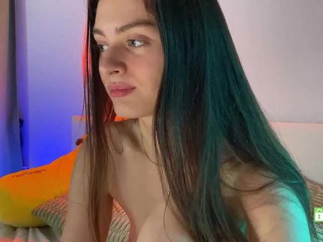 Live sex webcam photo for EmmSee #291684404