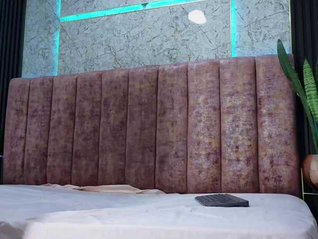 Live sex webcam photo for Emma-Blonde #275706805