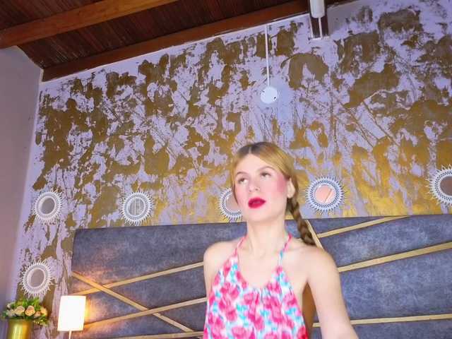 Live sex webcam photo for Emma-Blonde #276410015