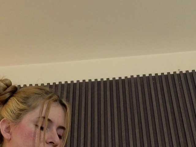 Live sex webcam photo for Emma-Blonde #277918263