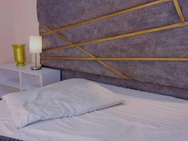 Live sex webcam photo for Emma-Blonde #290176999