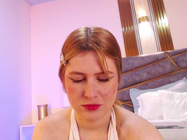 Live sex webcam photo for Emma-Blonde #291184667