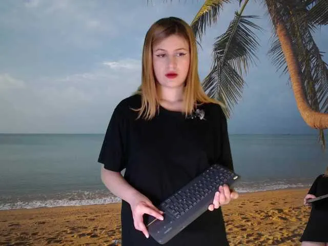 Live sex webcam photo for Emma-Blonde #291804831