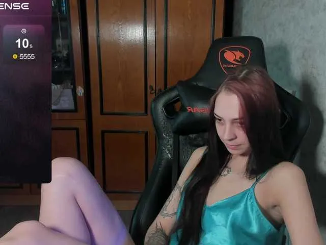 Live sex webcam photo for Emma-Frizea #290847206