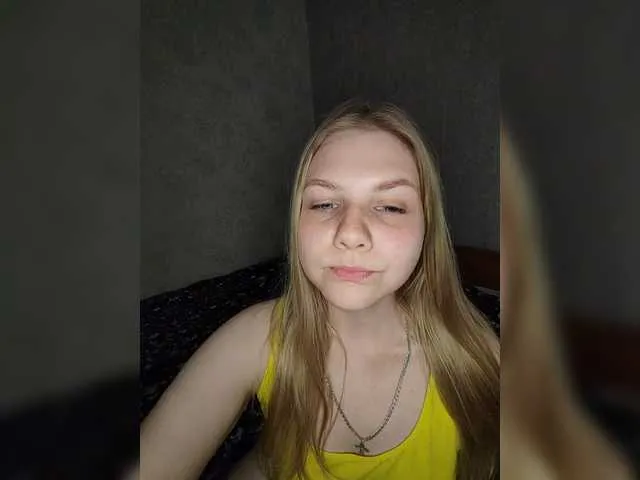 Live sex webcam photo for Emma-Frizea #291146989