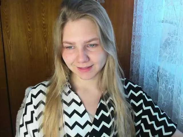 Live sex webcam photo for Emma-Frizea #292095744