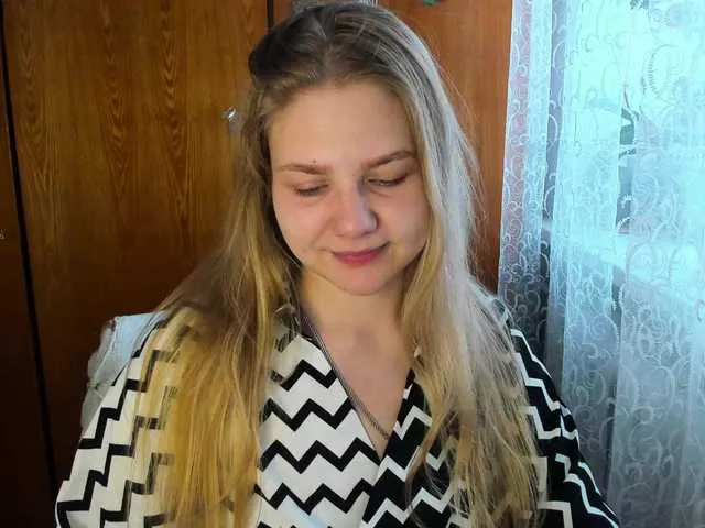 Live sex webcam photo for Emma-Frizea #292169417