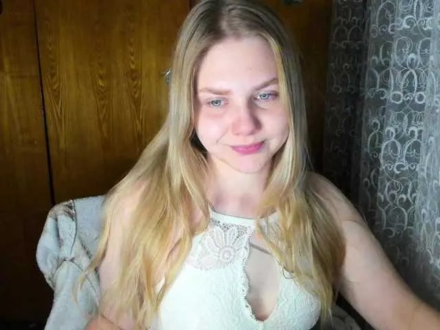 Live sex webcam photo for Emma-Frizea #292193144