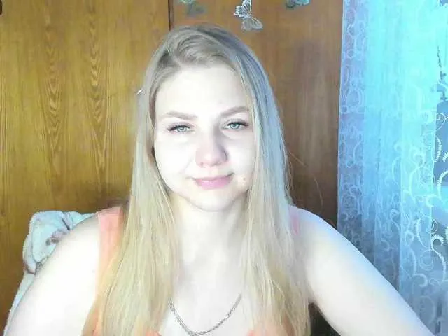 Live sex webcam photo for Emma-Frizea #292295445