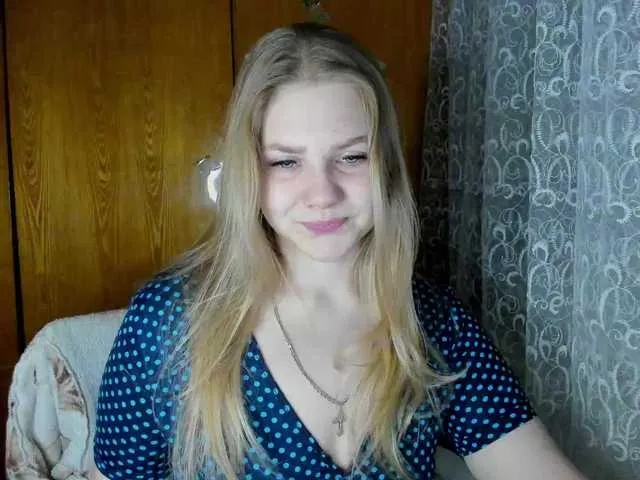 Live sex webcam photo for Emma-Frizea #292351873