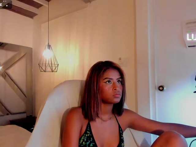 Live sex webcam photo for Emma-Morgan #276790668