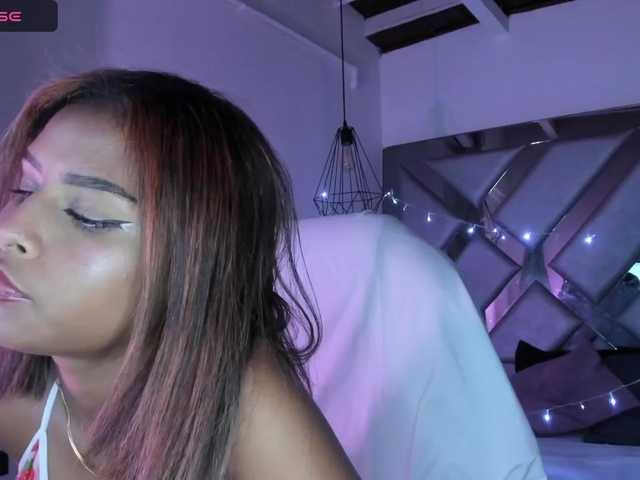 Live sex webcam photo for Emma-Morgan #276877696