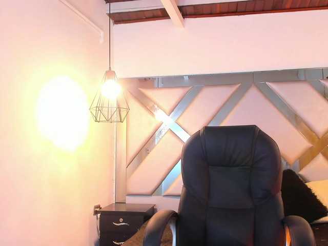 Live sex webcam photo for Emma-Morgan #277089825