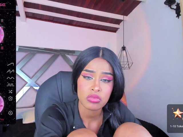 Live sex webcam photo for Emma-Morgan #277157056