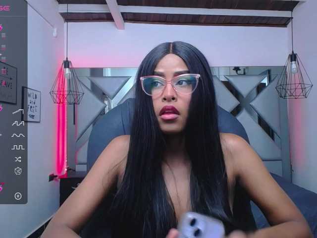Live sex webcam photo for Emma-Morgan #277600104