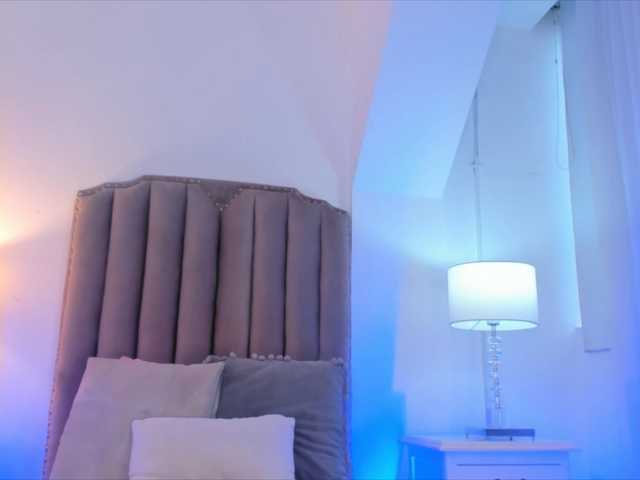 Live sex webcam photo for Emma-Torres1 #290155471