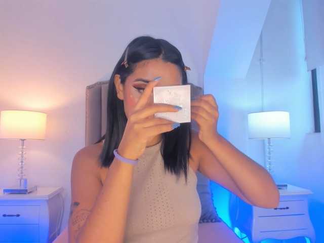 Live sex webcam photo for Emma-Torres1 #290176574