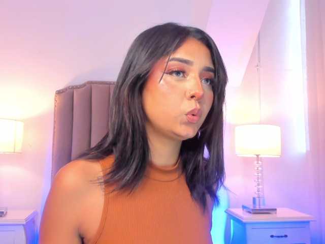 Live sex webcam photo for Emma-Torres1 #290307643